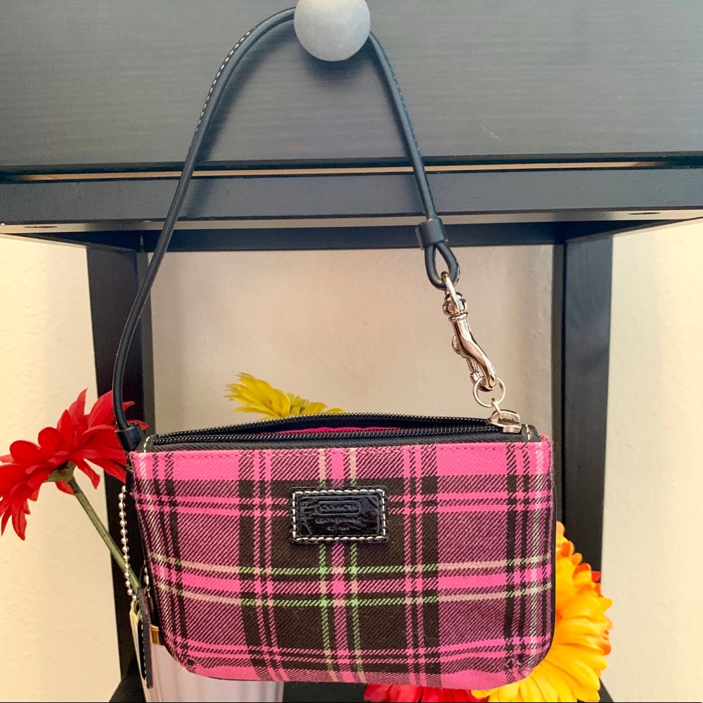 💋Coach Pink & Black Plaid Wool Mini Wristlet💋